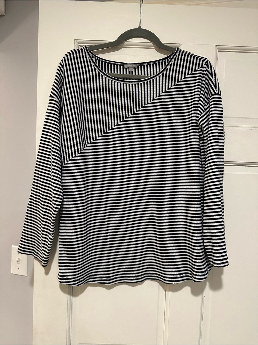 Talbots Women’s Black & White Striped Long-Sleeve Top size Large